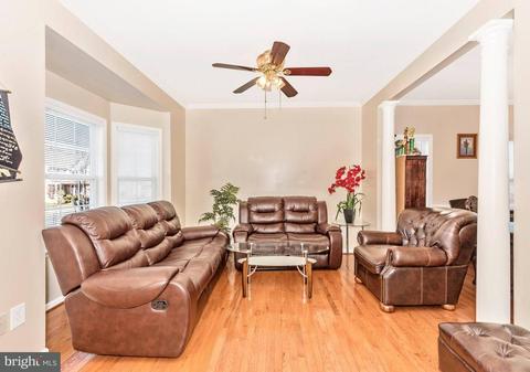 245 Bishops Glen Dr, Frederick, MD 21702 photo 4