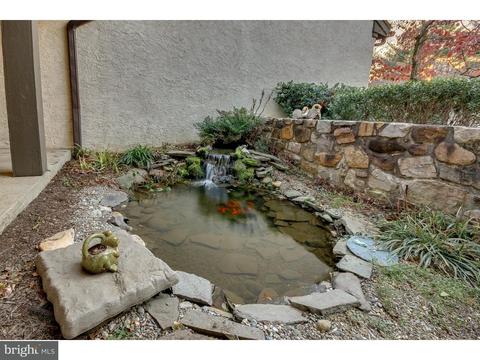 303 Applehouse Pond Dr, Chesterbrook, PA 19087 photo 7