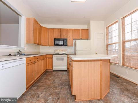 2477 Lakeside Dr, Frederick, MD 21702 photo 9