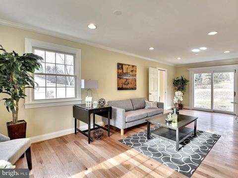 1106 Ednor Rd, Silver Spring, MD 20905 photo 2