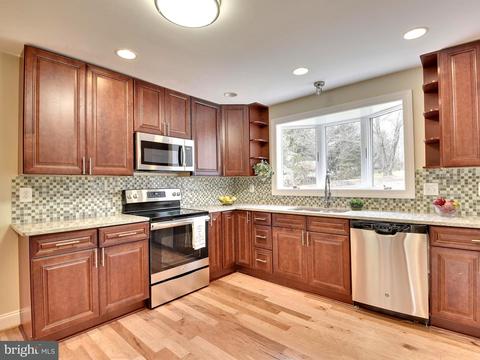 1106 Ednor Rd, Silver Spring, MD 20905 photo 3