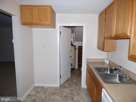 9215 Bridle Path Ln #E, Laurel, MD 20723 photo 5