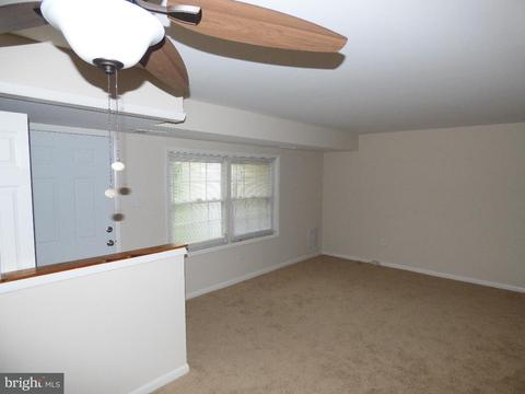 9215 Bridle Path Ln #E, Laurel, MD 20723 photo 2