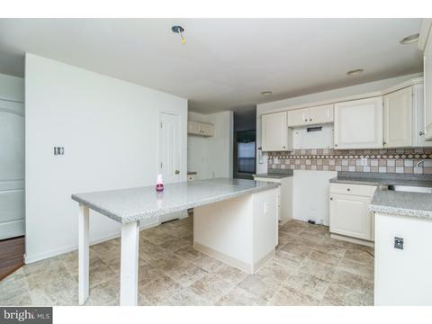6 Waters Edge Dr, Riverside, NJ 08075 photo 17
