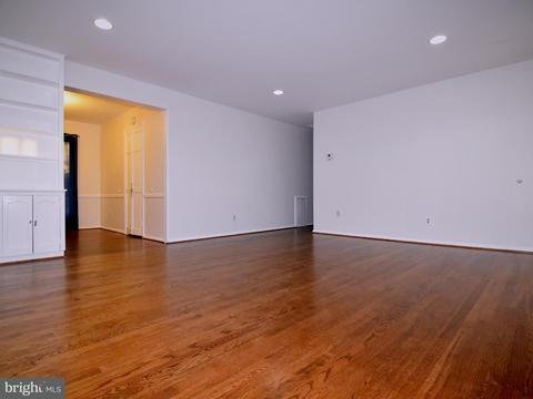 6107 Frontier Dr, Springfield, VA 22150 photo 3