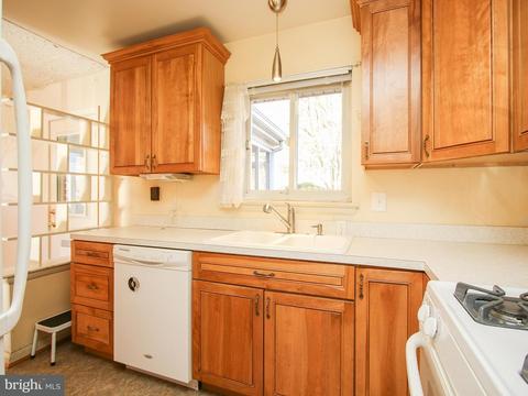 1703 Woodman Ave, Silver Spring, MD 20902 photo 9