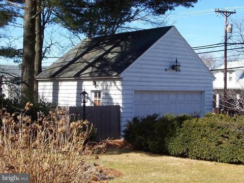 2 Ridge Rd, Westminster, MD 21157 photo 1