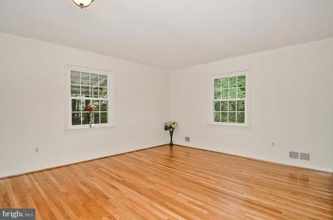 8019 Agin Ct, Mclean, VA 22102 photo 6