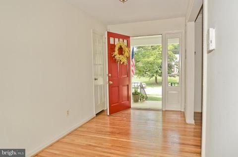 8019 Agin Ct, Mclean, VA 22102 photo 3
