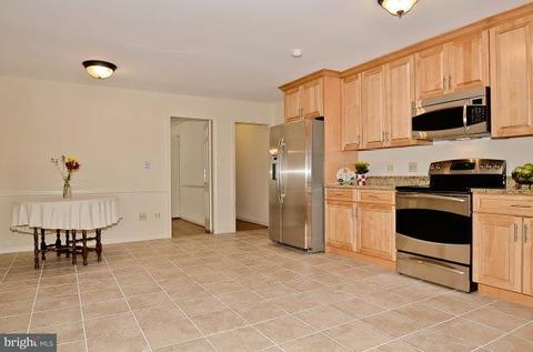 8019 Agin Ct, Mclean, VA 22102 photo 5