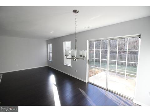 90 Kettlebrook Dr, Mount Laurel, NJ 08054 photo 4