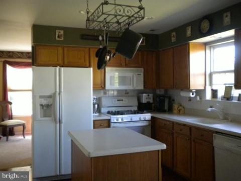 57 Kristopher Dr, Hamilton, NJ 08620 photo 9
