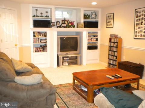 57 Kristopher Dr, Hamilton, NJ 08620 photo 5