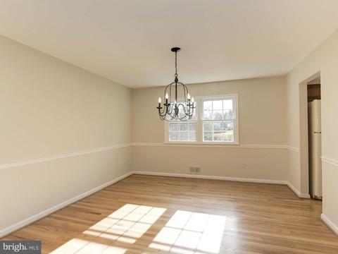 7111 Davis Ct, Mclean, VA 22101 photo 4