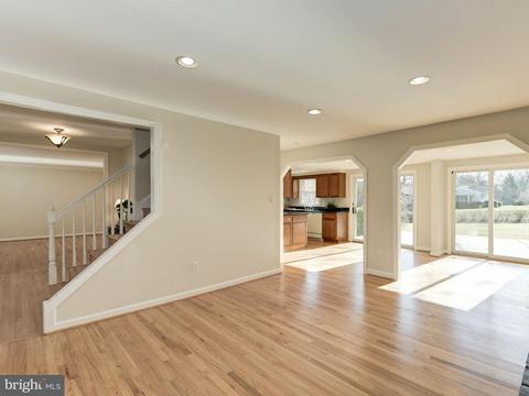 7111 Davis Ct, Mclean, VA 22101 photo 8