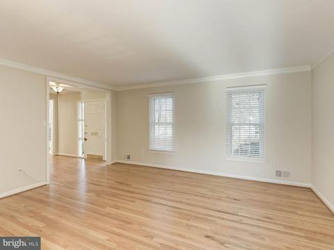 7111 Davis Ct, Mclean, VA 22101 photo 3