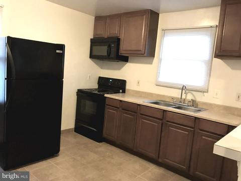9032 Hickory Hill Ave, Lanham, MD 20706 photo 5