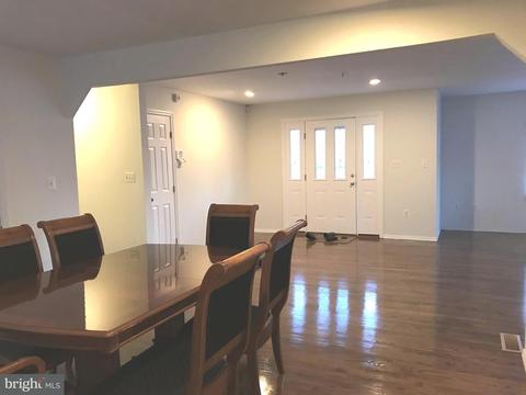 9032 Hickory Hill Ave, Lanham, MD 20706 photo 2