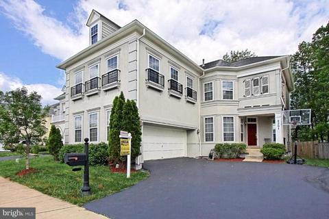 8361 Gaither St, Manassas, VA 20110 photo 1