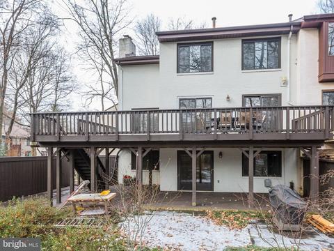 2021 Golf Course Dr, Reston, VA 20191 photo 27