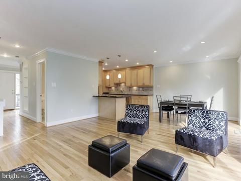 2021 Golf Course Dr, Reston, VA 20191 photo 6