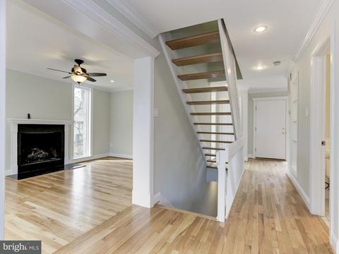 2021 Golf Course Dr, Reston, VA 20191 photo 8