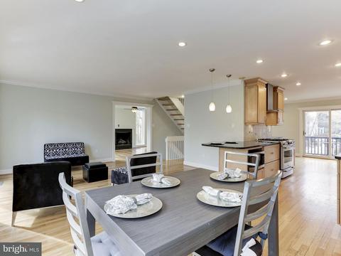 2021 Golf Course Dr, Reston, VA 20191 photo 5