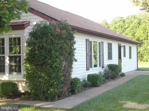6906 Balsam Ct, Frederick, MD 21703 photo 1