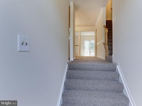 9202 Brewington Ln, Laurel, MD 20723 photo 5