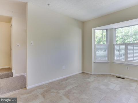 9202 Brewington Ln, Laurel, MD 20723 photo 9