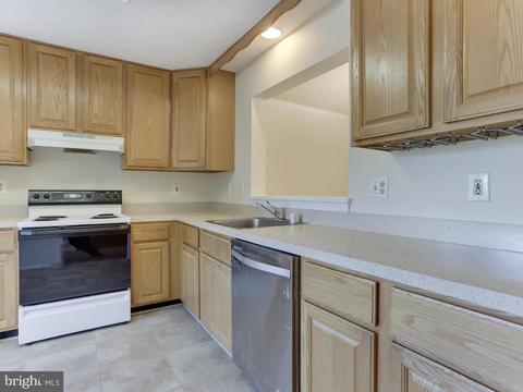 9202 Brewington Ln, Laurel, MD 20723 photo 7
