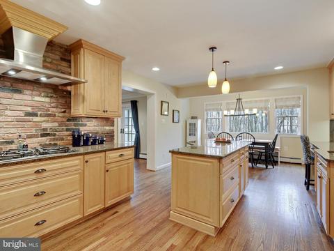 1424 Laburnum St, Mclean, VA 22101 photo 9