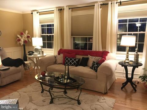 312 Bishop Ct, Westminster, MD 21157 photo 2