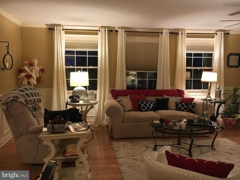 312 Bishop Ct, Westminster, MD 21157 photo 4
