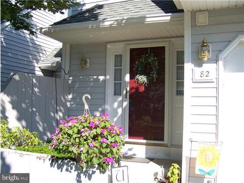 82 E Thomas Ct, Kennett Square, PA 19348 photo 2