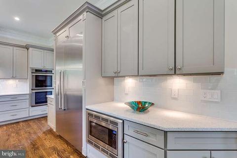 6828 Dean Dr, Mclean, VA 22101 photo 9