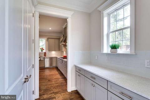 6828 Dean Dr, Mclean, VA 22101 photo 7