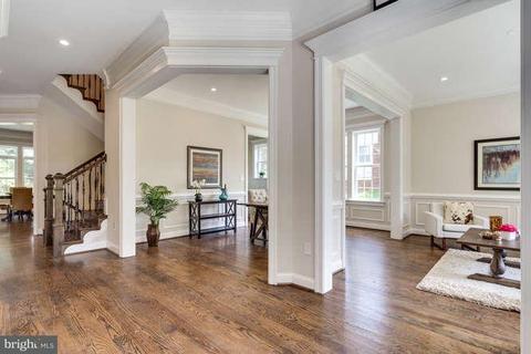 6828 Dean Dr, Mclean, VA 22101 photo 2