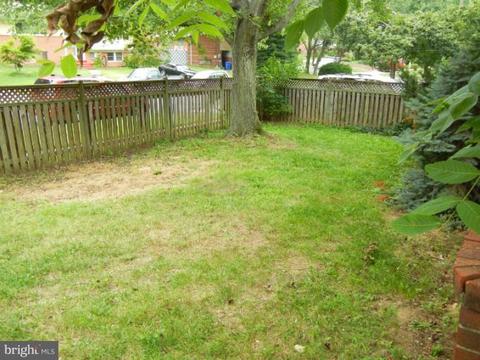 11105 Conti Pl, Silver Spring, MD 20902 photo 2