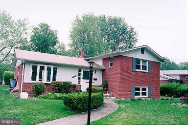 1119 Cresthaven Dr, Silver Spring, MD 20903 photo 1