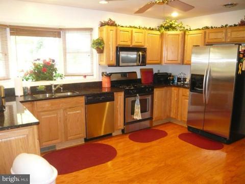 7507 Inzer St, Springfield, VA 22151 photo 2