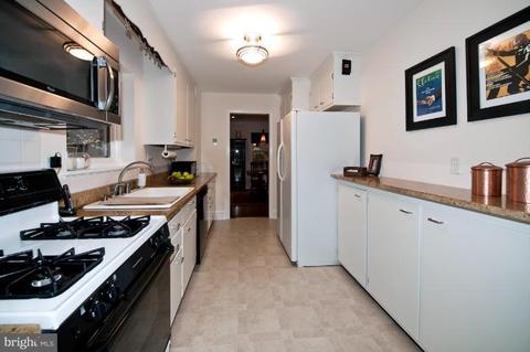 2335 49th St NW, Washington, DC 20007 photo 16