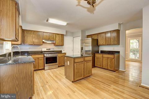 1510 Featherwood St, Silver Spring, MD 20904 photo 6