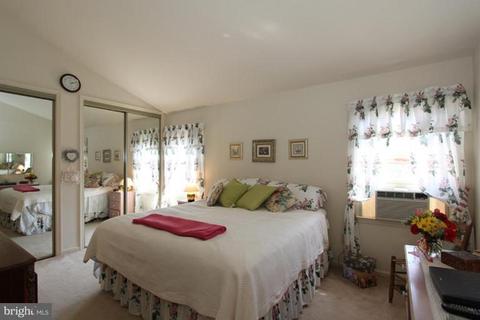 1929 Hickory Hill Ln, Silver Spring, MD 20906 photo 10