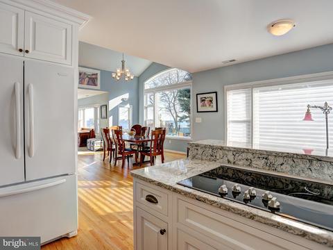 315 Bay Front Dr, Pasadena, MD 21122 photo 14