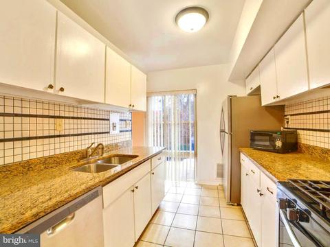 2210 Greenery Ln #202, Silver Spring, MD 20906 photo 12