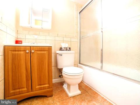 2210 Greenery Ln #202, Silver Spring, MD 20906 photo 18