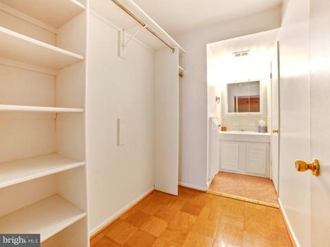 2210 Greenery Ln #202, Silver Spring, MD 20906 photo 2