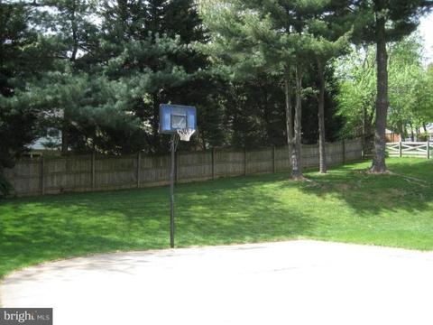 8011 Falstaff Rd, Mclean, VA 22102 photo 1