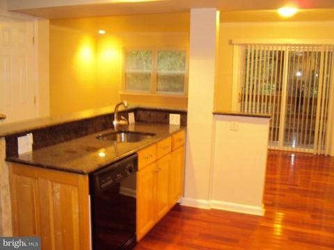 2394 Cloudcroft Sq, Reston, VA 20191 photo 1